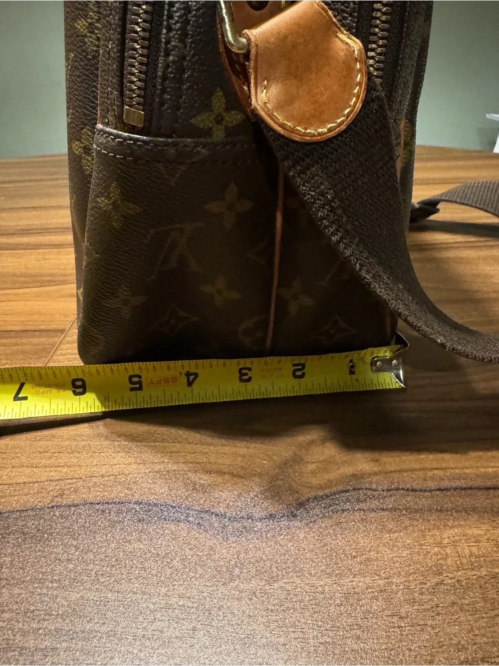 Louis Vuitton GM Reporter Bag